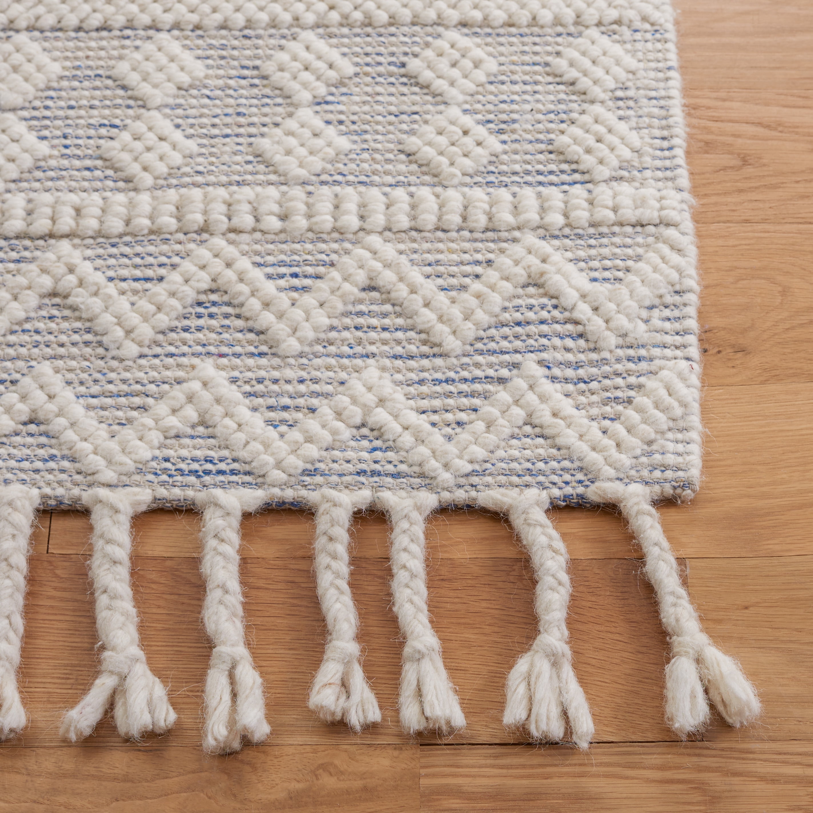 SAFAVIEH Natura Fulton Southwestern Wool Runner Rug, Ivory/Blue, 2'3" x 8'