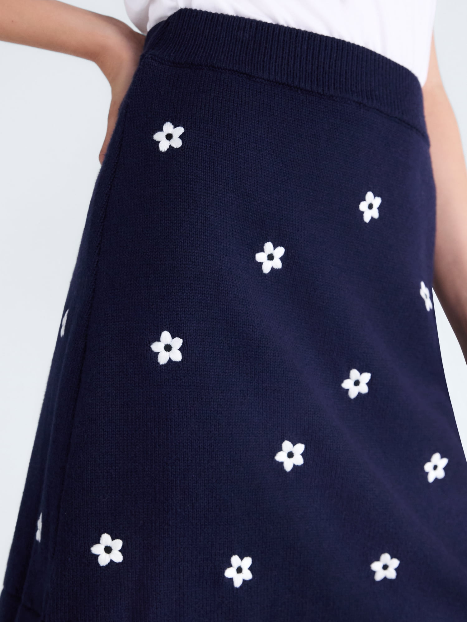 Free Assembly Women's and Women's Plus Embroidered Mini Sweater Skirt, Sizes XS-4X
