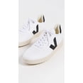 thumbnail image 4 of Tenis Veja V-10 de piel sintética blanca/negra con cordones para mujer, 4 of 4