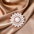 thumbnail image 1 of Broche de perlas con forma de flor de diamante simple, broche de ramillete para abrigo, suéter, hebilla de toalla de seda, 1 of 5