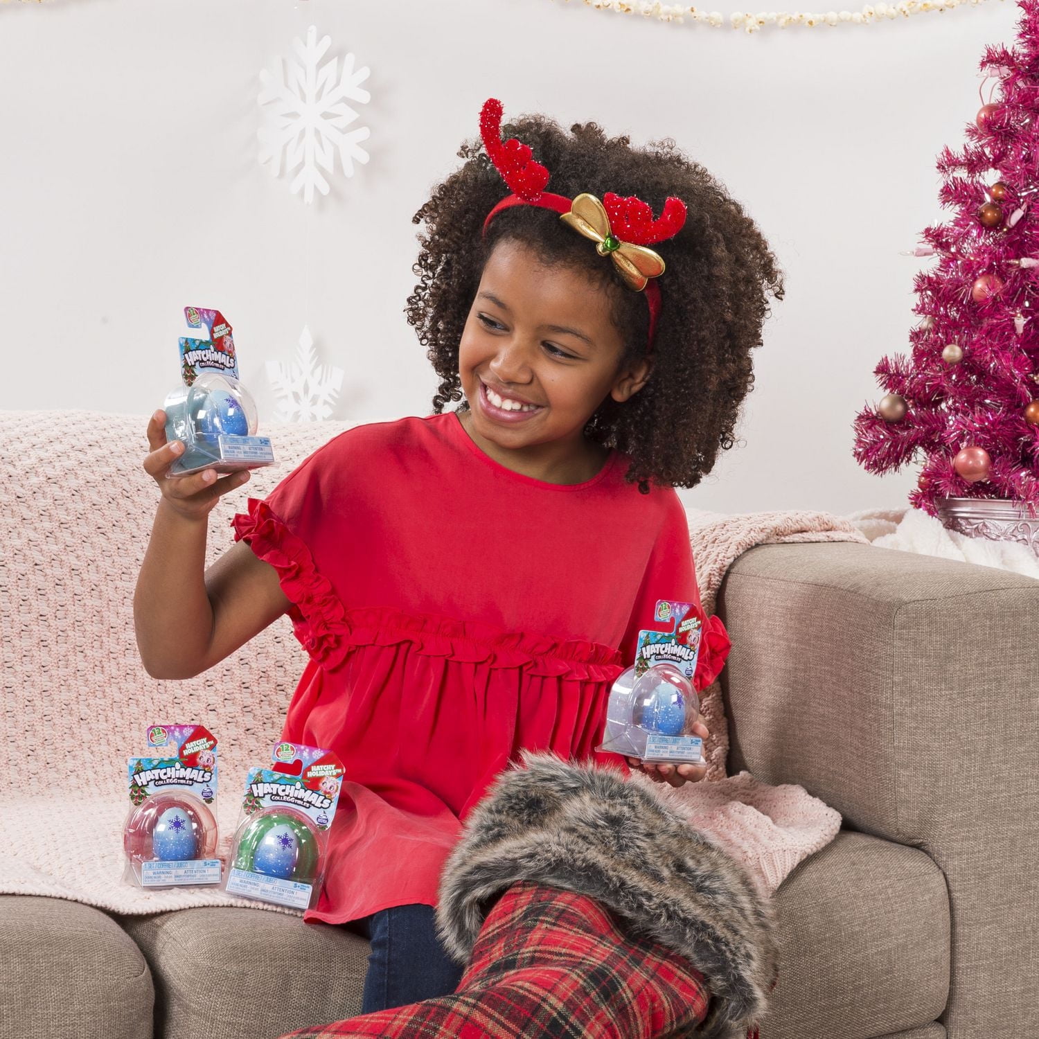 Hatchimals CollEGGtibles, Hatchy Holidays 1 Pack + Nest, for Ages 5 and Up (Styles May Vary)