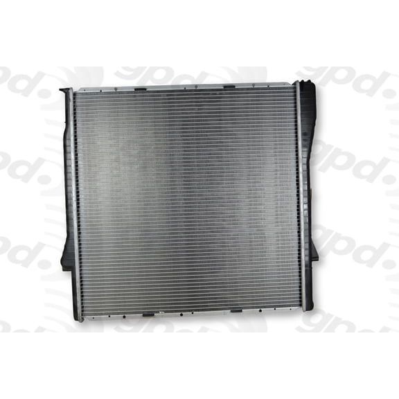 Global 2594C Radiator Fits select: 2001-2006 BMW X5