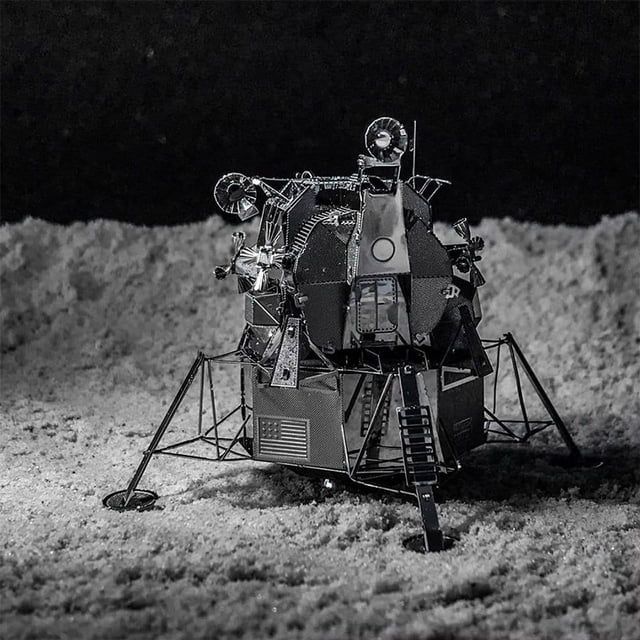 Serie de exploración espacial Steel Golem Love to spell rompecabezas de metal 3D modelo ensamblado hecho a mano en tres dimensiones