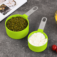 thumbnail image 4 of Tazas medidoras apilables con mango de acero inoxidable para medir ingredientes secos y líquidos, 4 of 5