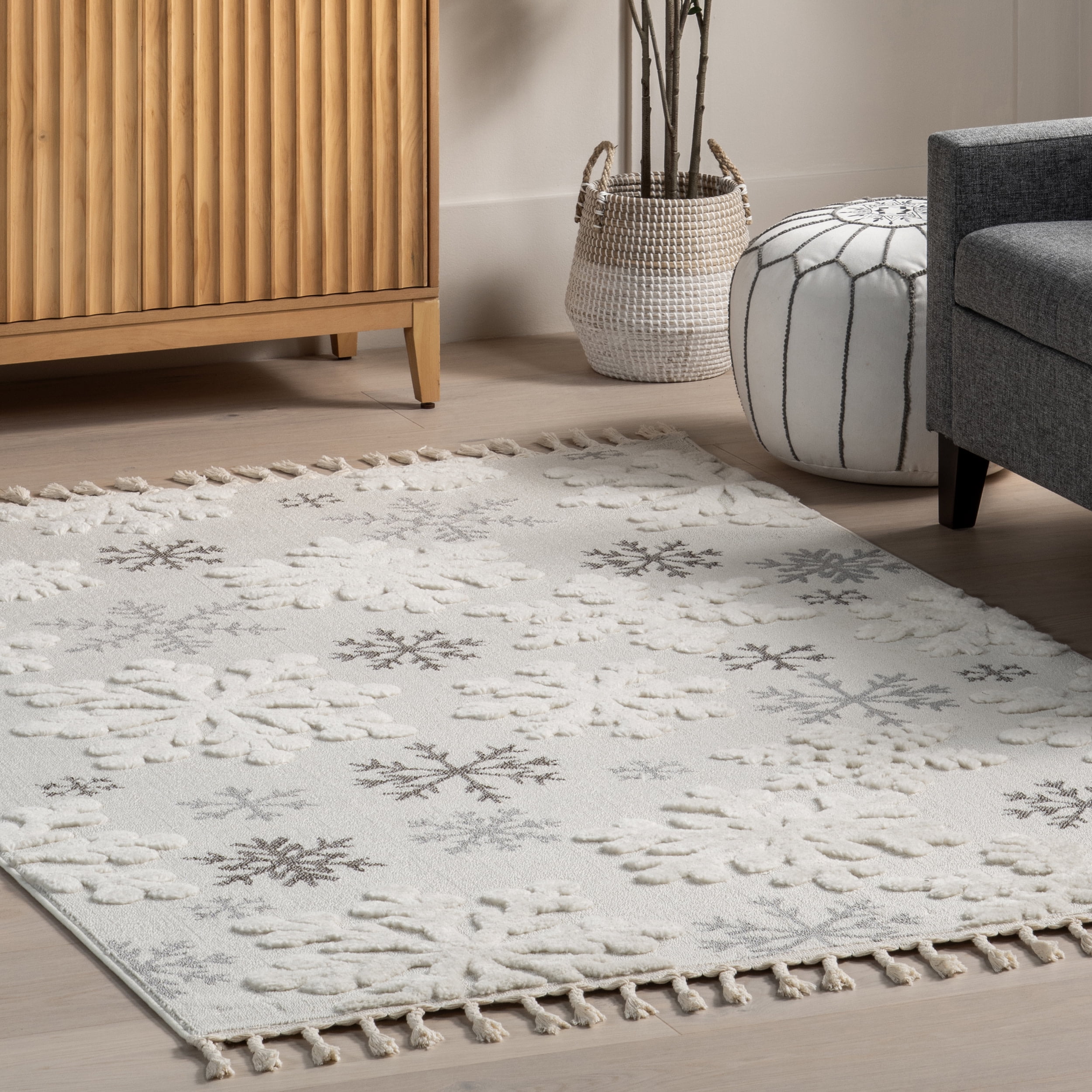 nuLOOM Unity High-Low Snowflake Tasseled Area Rug, 6' 7" x 9', Light Grey
