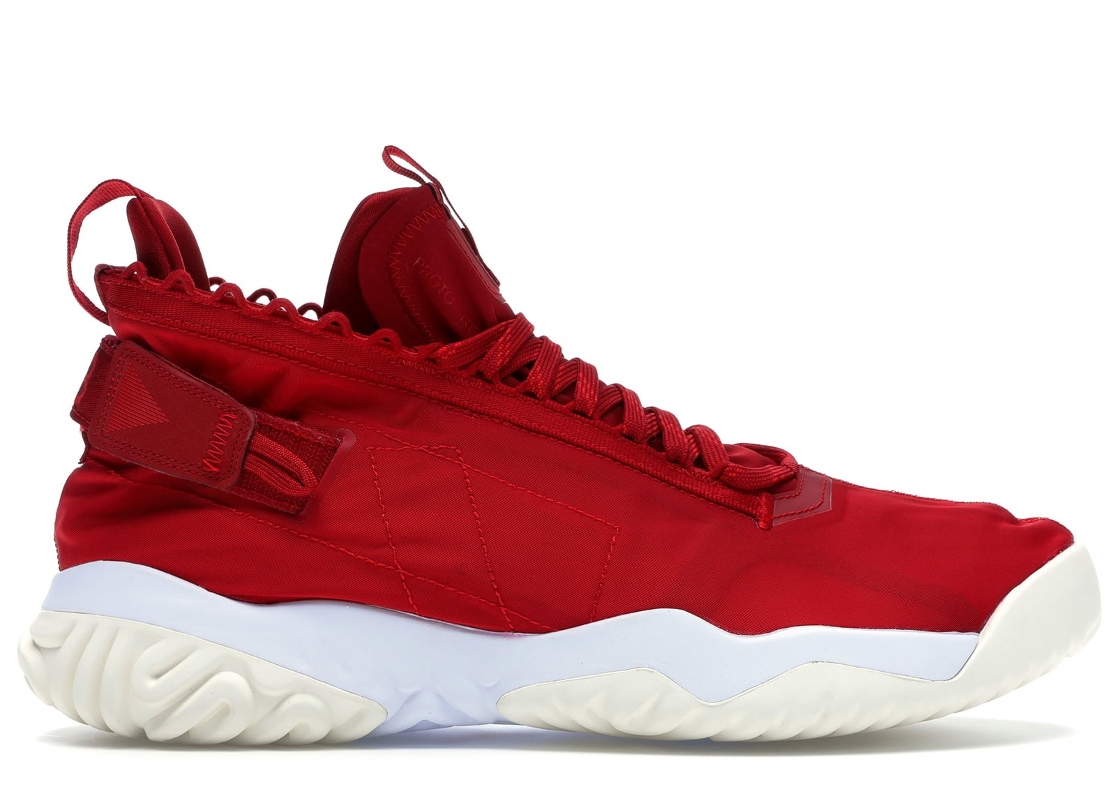 tenis jordan proto react