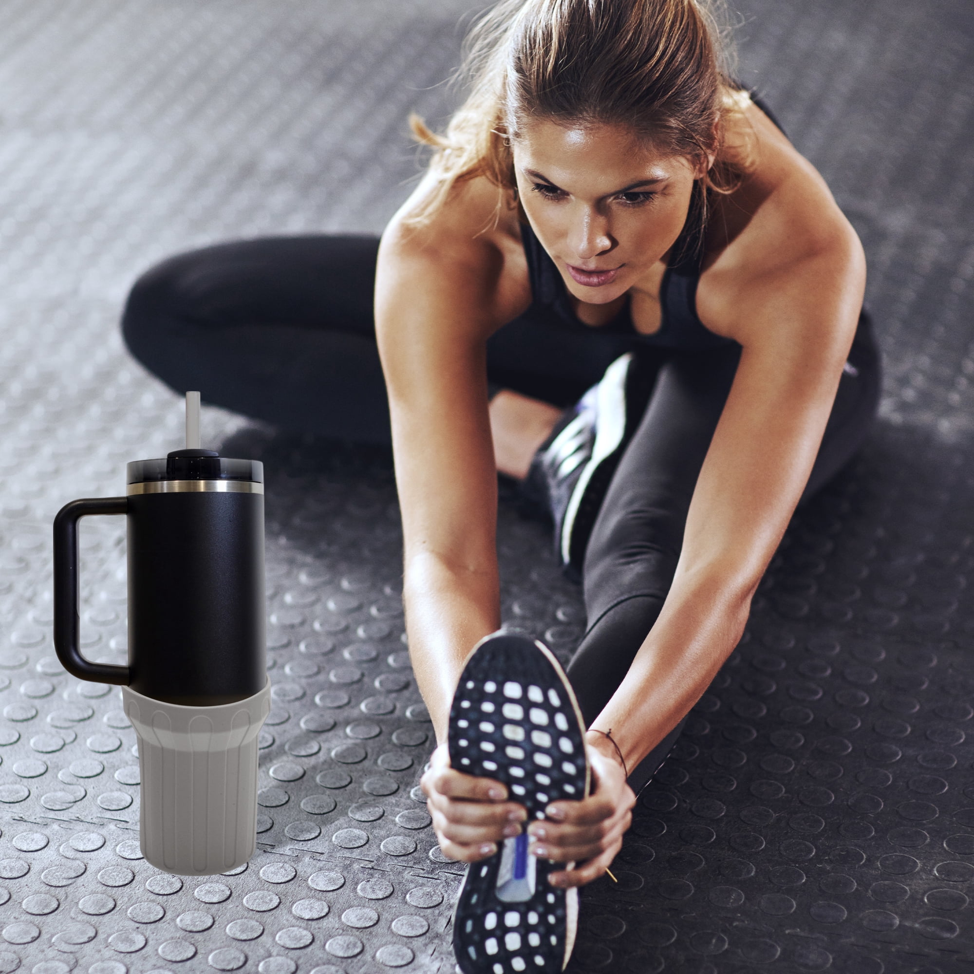 Unique Bargains 1Pc Protective Vertical Pattern Water Bottle Boot Use Gray