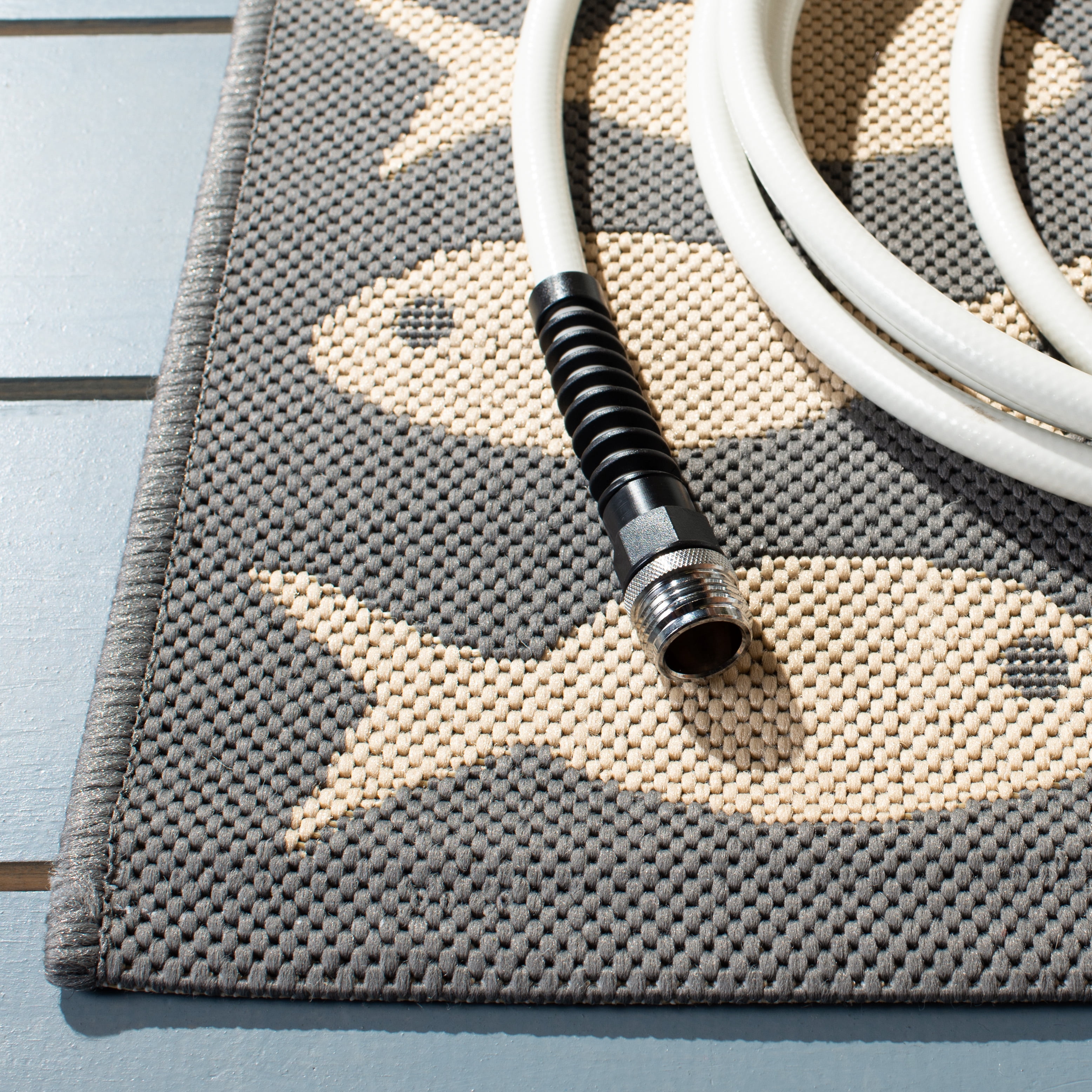 Safavieh Courtyard Tranter Fishes Indoor/Outdoor Area Rug, Gray/Beige, 5'3" x 7'7"