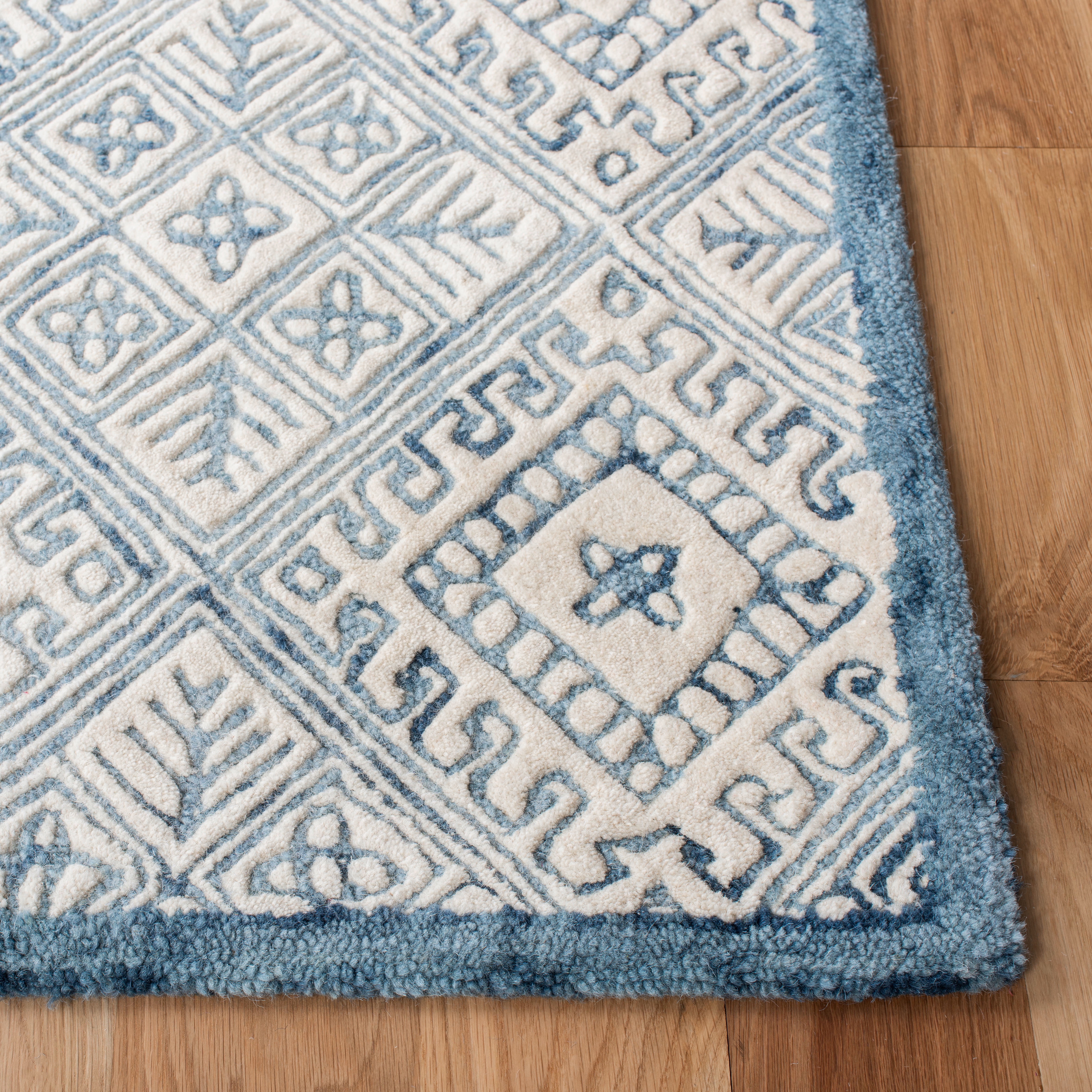 SAFAVIEH Glamour Drummond Geometric Wool Area Rug, Blue/Ivory, 6' x 6' Square