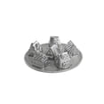 thumbnail image 1 of Bandeja para hornear Nordic Ware Cozy Village Gingerbread House, 1,4 L, 1 of 3