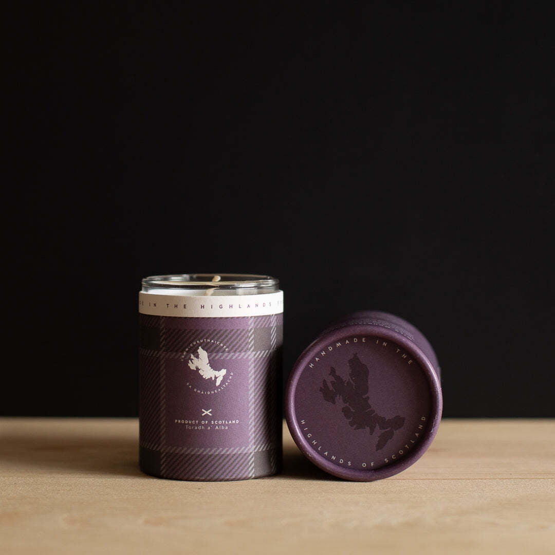 Isle of Skye Candle Co. Heather and Wild Berries 100% Natural Blend of Soya Wax and Botanical Oils, 20h Candle Made in Scotland