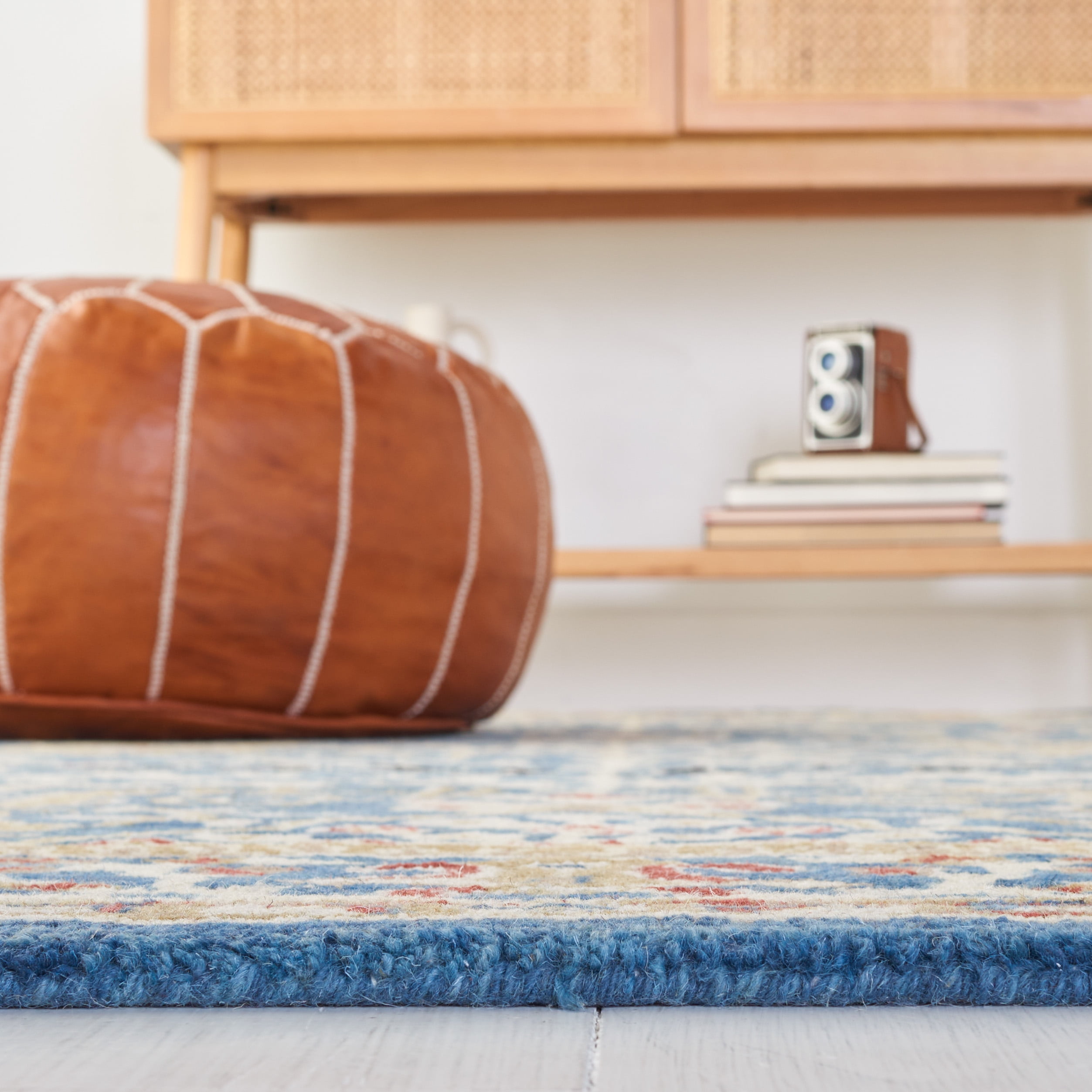 SAFAVIEH Antiquity Caelestinus Oriental Wool Area Rug, Dark Blue/Multi, 2' x 3'