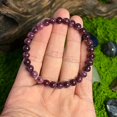 thumbnail image 4 of CNKOO 1/2 Pcs Bracelet Grenat Réglable 6mm Perles en Pierre Naturelle Pierre de Naissance Janvier Symbole d'Engagement Positif Rajeunissement Racine Chakra Équilibre Bijou Cadeau Spirituel Fait Main, 4 of 5