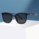 thumbnail image 2 of Gafas de sol negras para protegerte del sol cuando viajas.--Montura negra, gafas de sol con parche gris negro oso de fresa Electrónica, 2 of 5