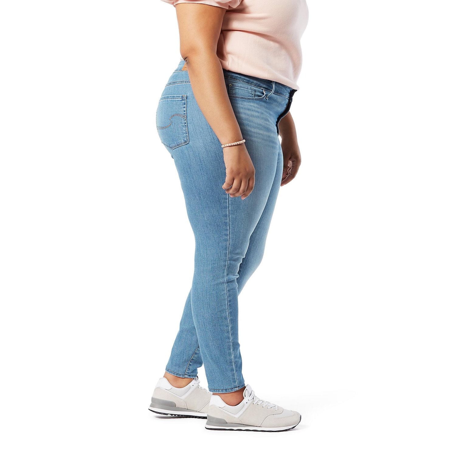 Levi Strauss Signature.™ Women's Plus Mid Rise Skinny Jeans