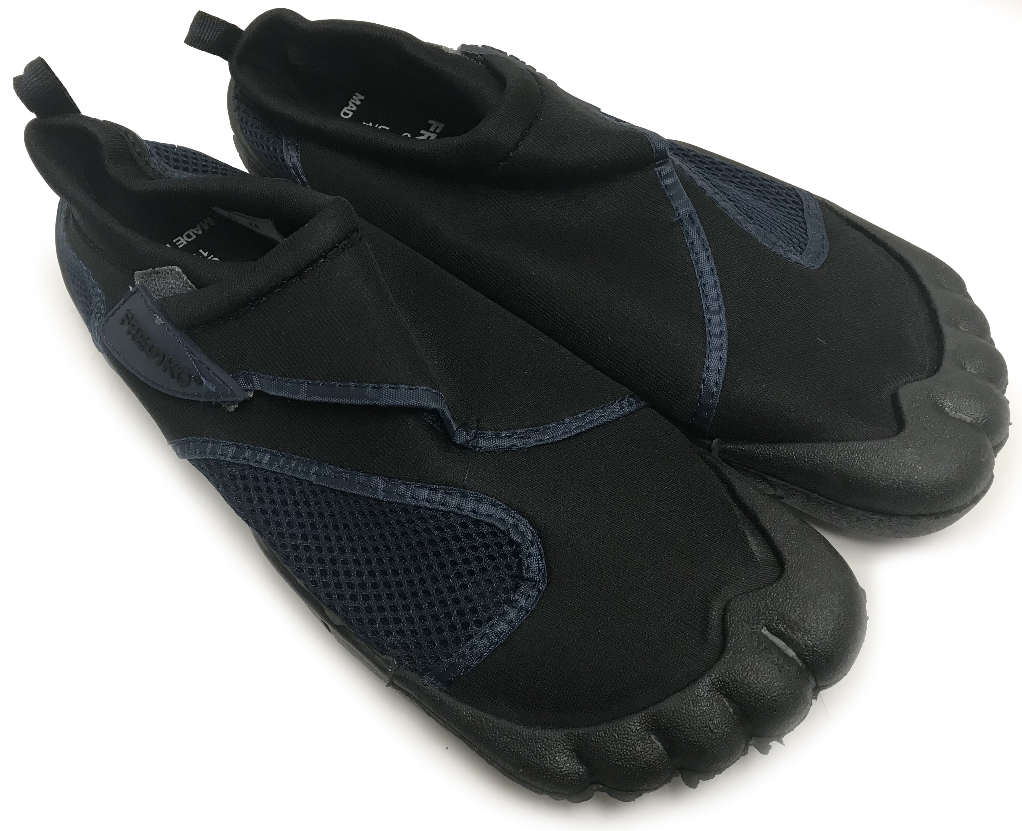 water shoes with toes walmart
