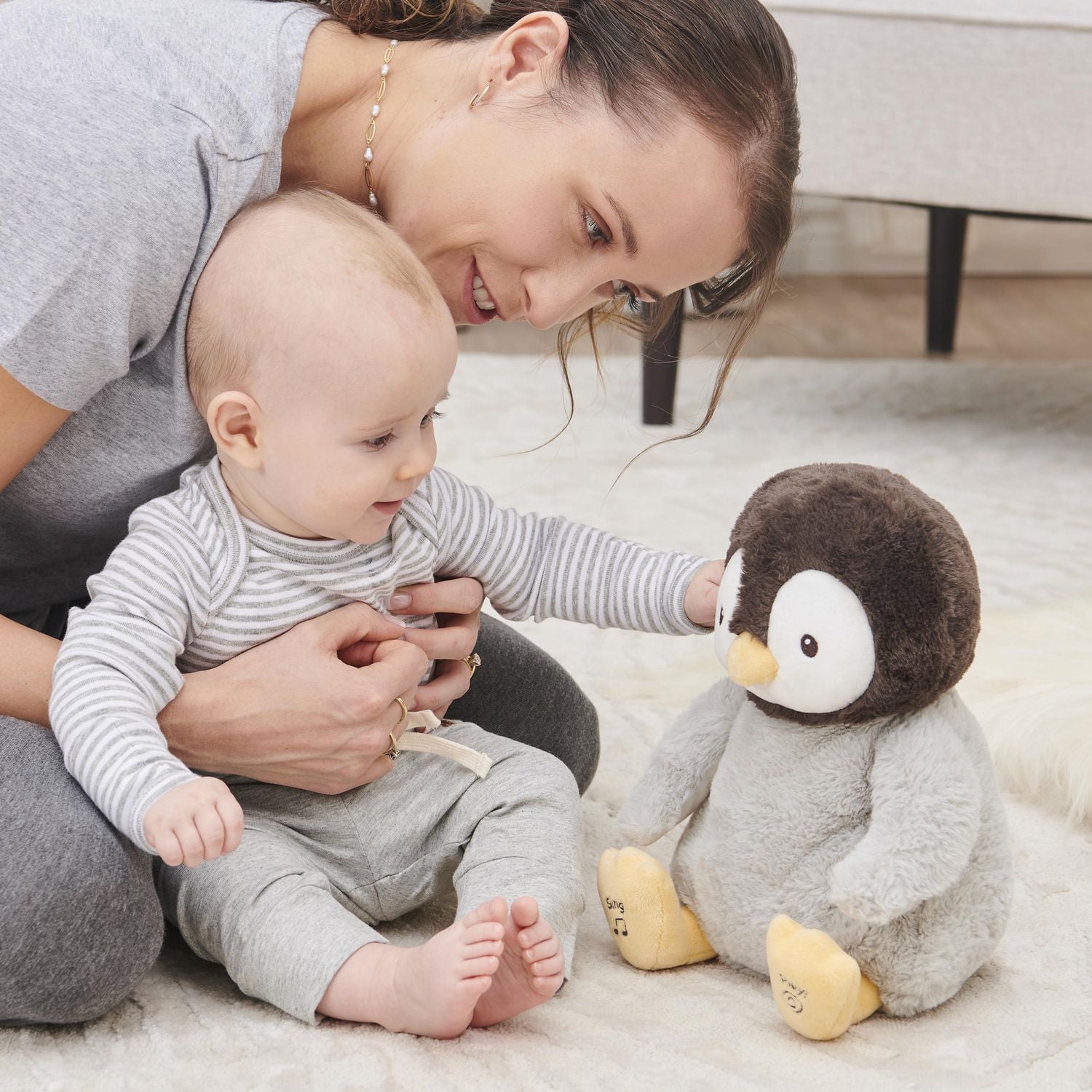 Baby GUND Animated Kissy the Penguin Plush, Singing Stuffed Animal Baby Toy for Ages 0 and Up, Black/White/Grey, 12"