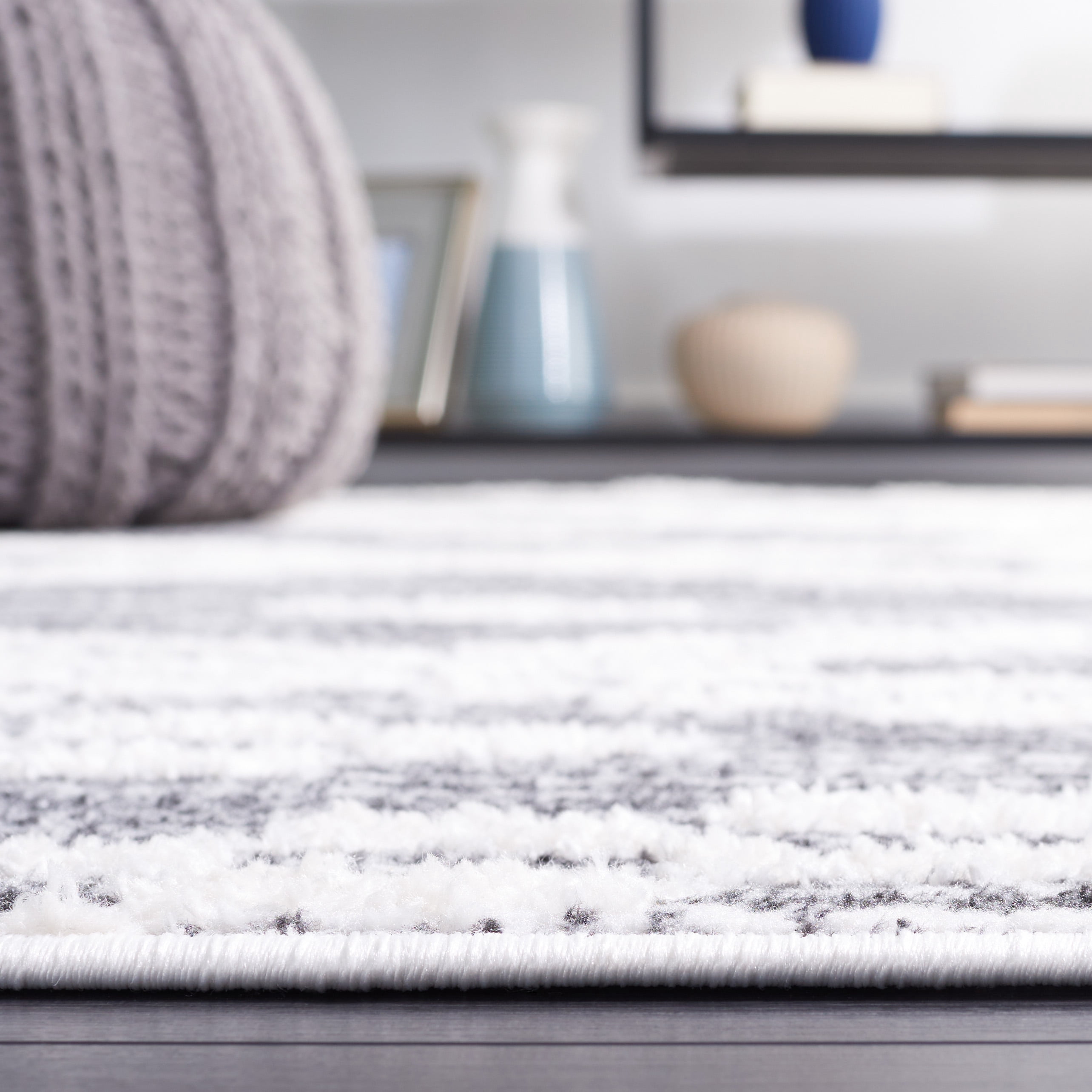 SAFAVIEH Alamo Burton Geometric Area Rug, Charcoal/Ivory, 8' x 10'