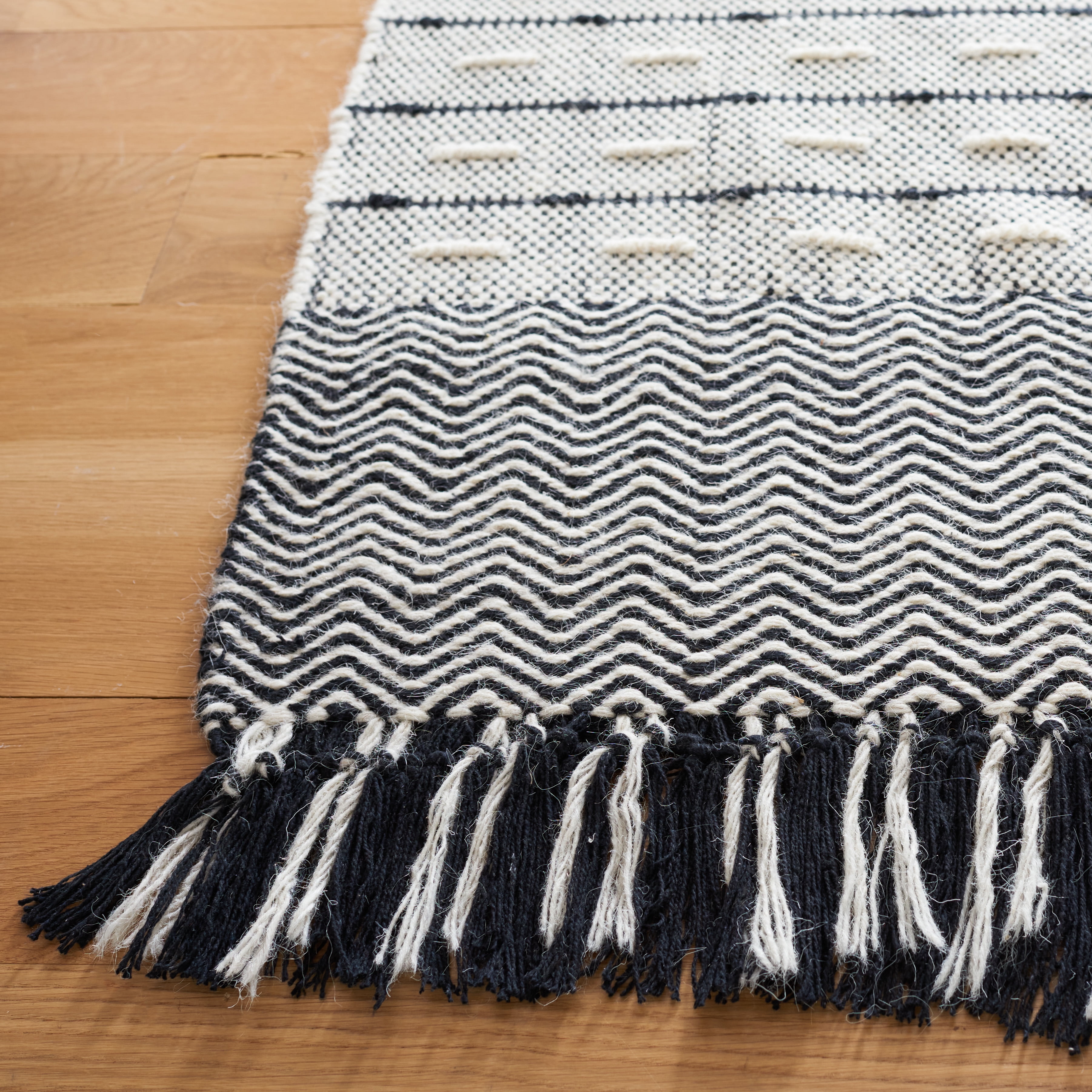 SAFAVIEH Vermont Wynonna Stripe Runner Rug, Ivory/Black, 2'3" x 8'