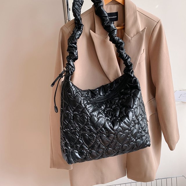 Bolso de mano informal para mujer, bolso bandolera de invierno de gran capacidad con patrón de corazón suave