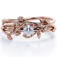thumbnail image 1 of JeenMata Anillo de Bodas Solitario de Moissanita de Corte Redondo con Diseño de Enredadera de Hojas de 0,5 Quilates y 4 Puntas Engastado en Oro Rosa de 18 K sobre Plata, 1 of 6