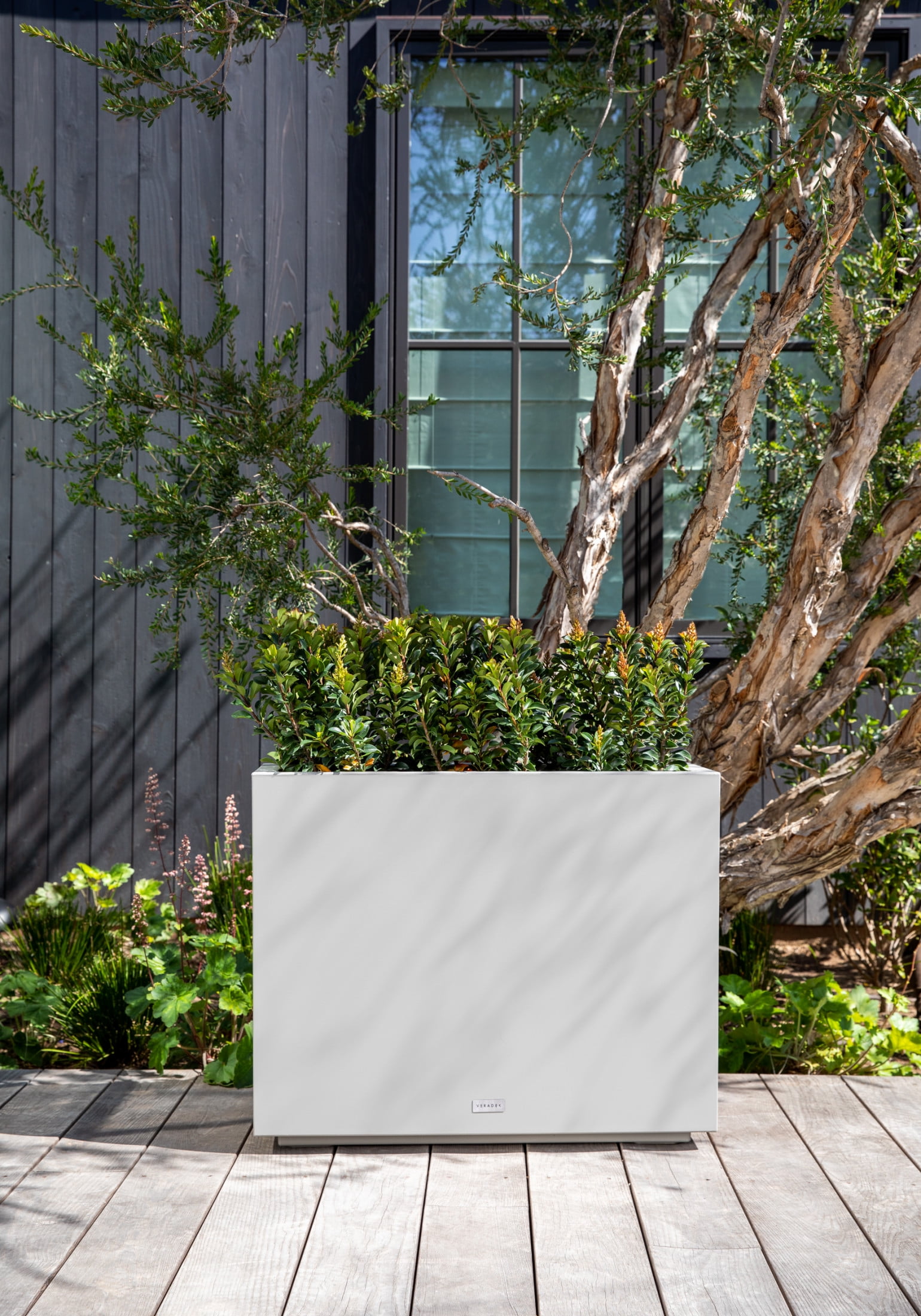 Veradek Block Series Span Short 24" Plastic Planter - White
