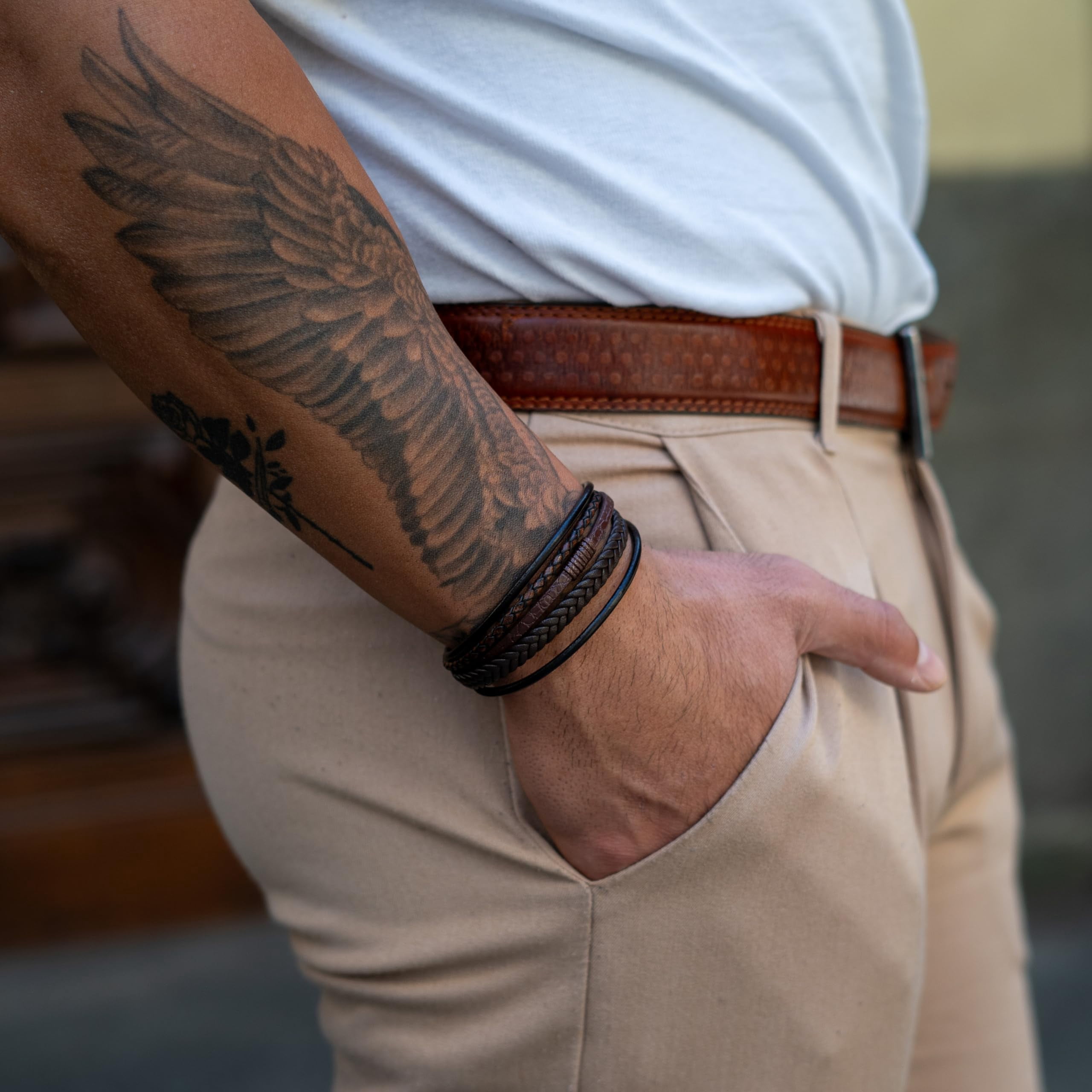 SERASAR Men's Premium Leather Bracelet "Wild" with stainless steel magnetic closure, Brown 23cm, including gift box