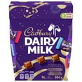 thumbnail image 1 of Boîte-cadeau Cadbury Dairy Milk, lait au chocolat et lait au chocolat avec raisins secs et amandes ou morceaux de friandises, tablettes de chocolat et friandises à saveur de chocolat,16 mini tablettes, 1 of 11