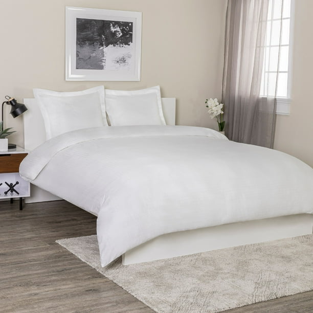 Hotel Styles White 3Piece 300 Thread Count 100 Cotton Dobby Dot Duvet