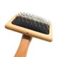 thumbnail image 4 of Cepillo autolimpiante Qianli con mango de madera para perros y gatos, peine para pelo largo y corto, herramienta de aseo para perros y gatos., 4 of 5