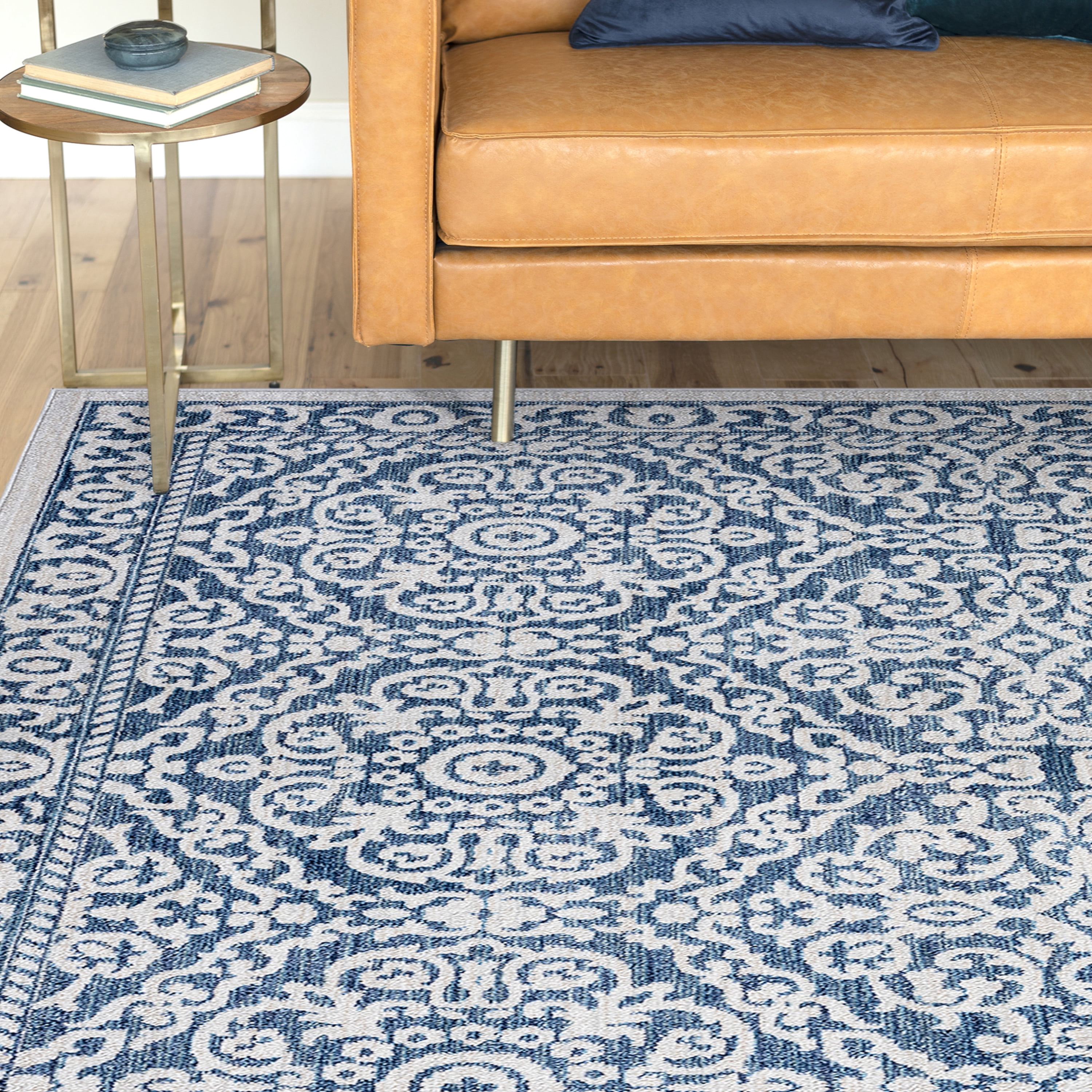 Traditional 2x3 Area Rug (2' x 3'4'') Floral Blue, Cream Indoor Scatter Easy to Clean