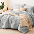 thumbnail image 1 of Juego de cama CozyLux King Seersucker, edredón gris claro, 7 unidades, 1 of 9