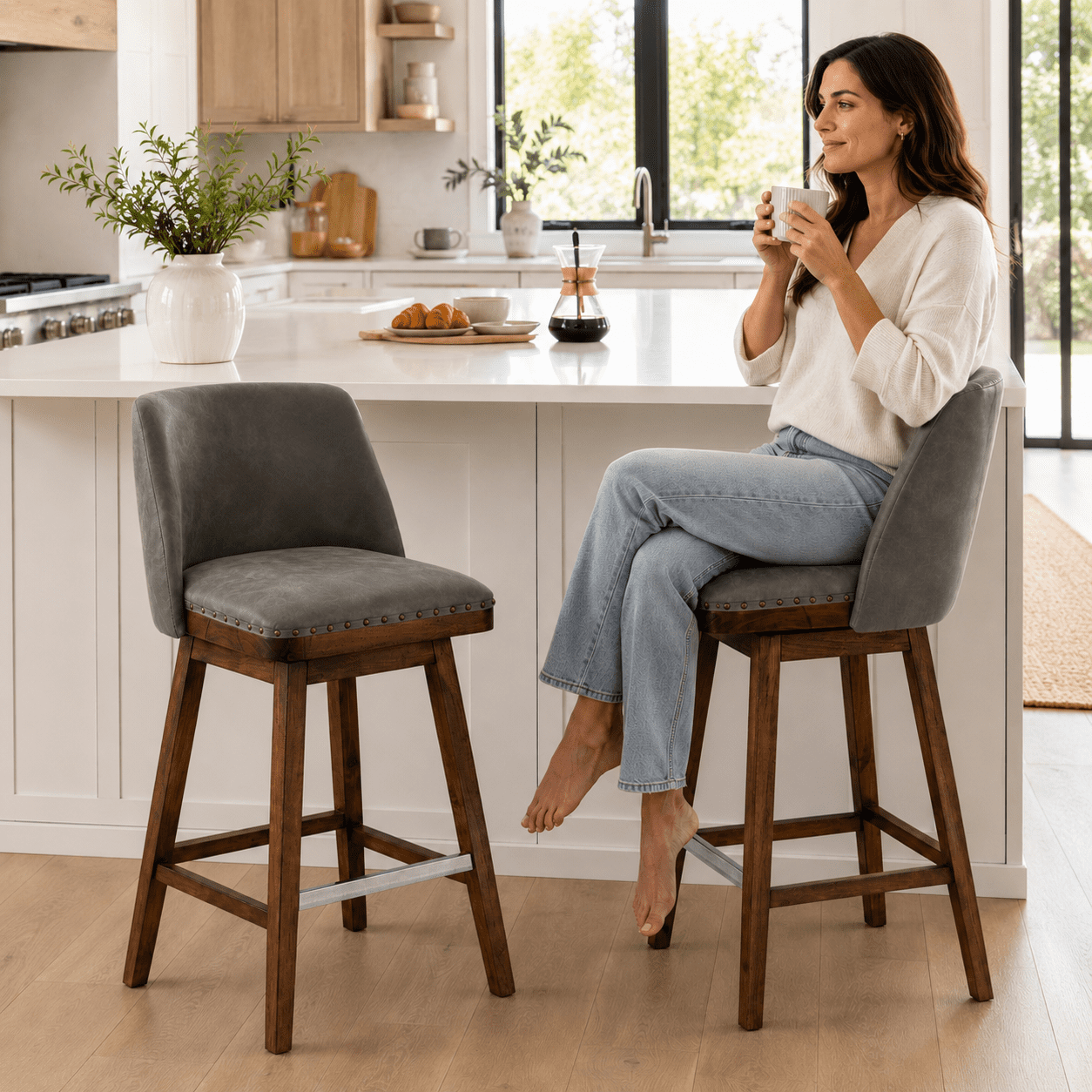 Gewnee 18.9"Swivel Barstool,Modern Counter Height Barstools with Solid Wood Frame,360˚ Smooth Swivel Bar Chairs for Kitchen Island,Home Bar,Cafe.Gray PU