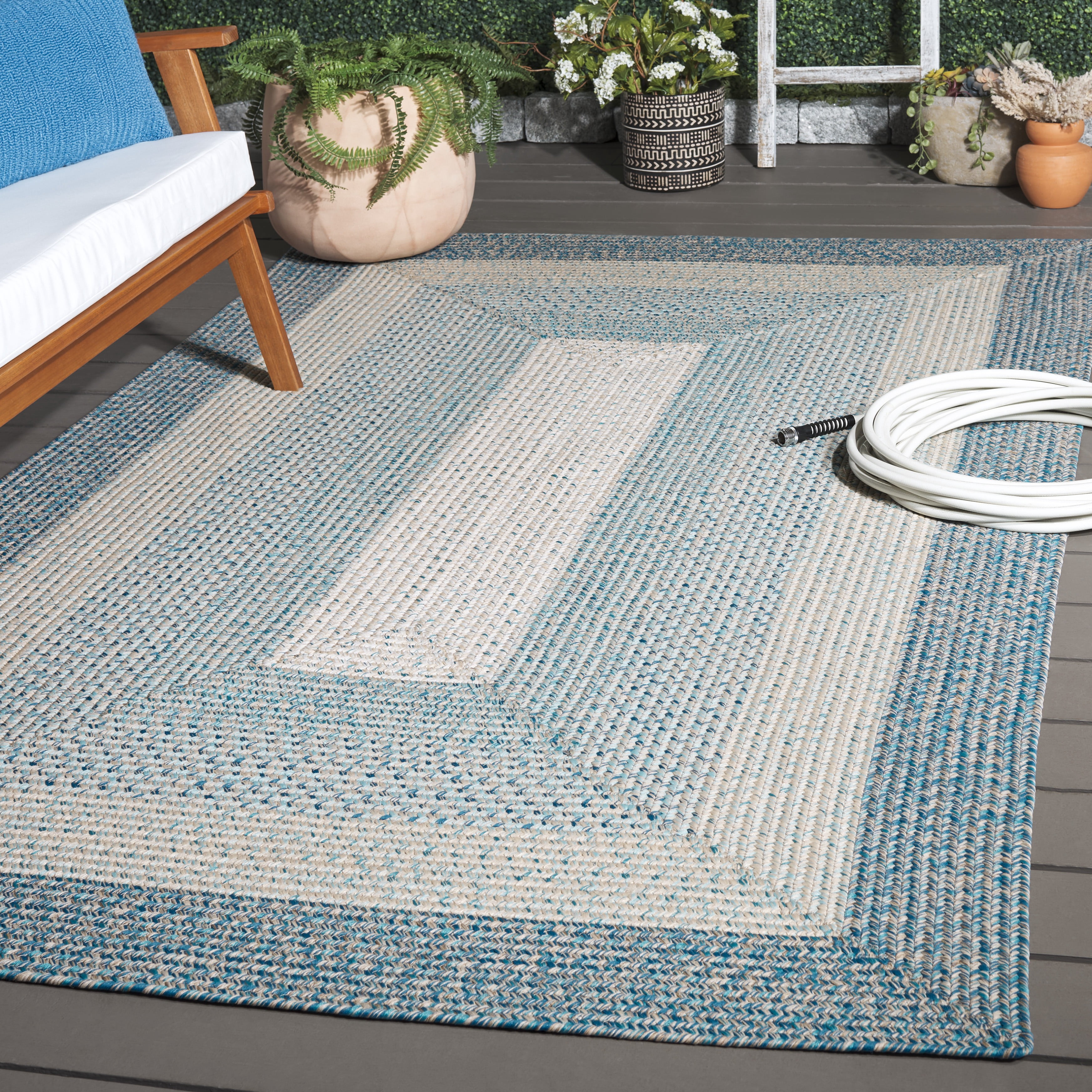 Safavieh Braided 5'-0" x 5'-0" Square Hand Woven Rug in Blue / Aqua