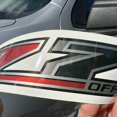 thumbnail image 4 of Calcomanía De Gancho Dorado Para Camiones Chevy Silverado Z71 Off Road - F (2014-2024) Bed Side 1500 2500 Hd Premium Series (Acabado Metálico), 4 of 5