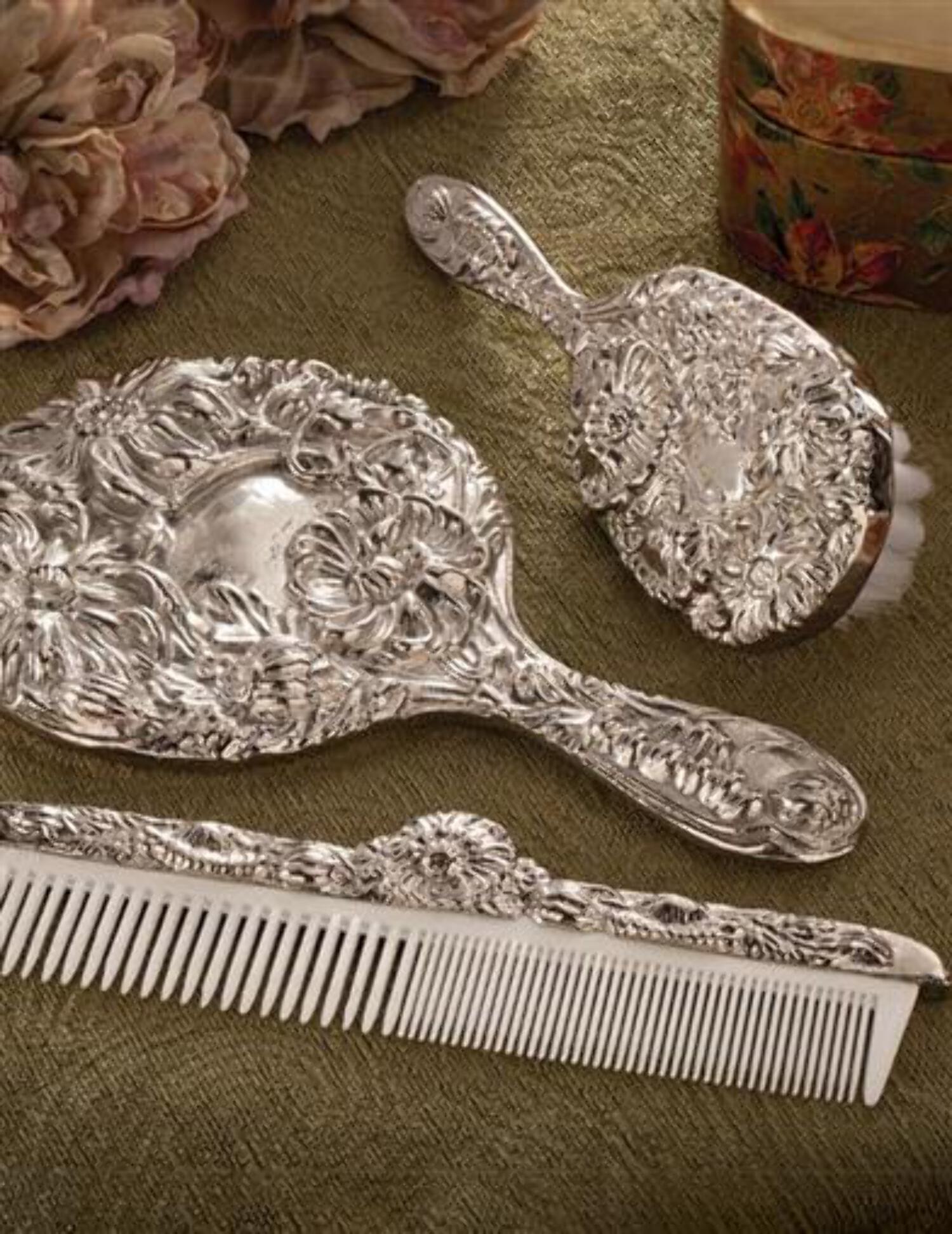 Brush Comb And Mirror Gift Set 32792