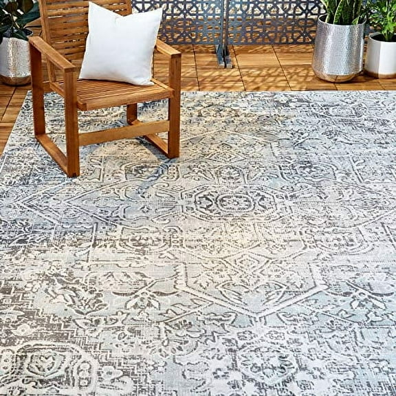 Nicole Miller New York Patio Sofia Fleur Transitional Medallion Indoor/Outdoor Area Rug, Light Grey/Dark Grey, 7'9"x10'2"
