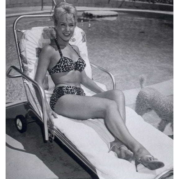 Barbara Eden - Poolside Photo Print (8 x 10)