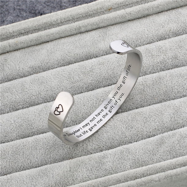 Fiudx Pulsera con Letras, Brazalete Personalizado para Hija, Mensaje Conmovedor de Mamá, Diseño Ajustable de Acero de Titanio, Regalo para Ocasiones Especiales, Recuerdo Significativo para La Familia