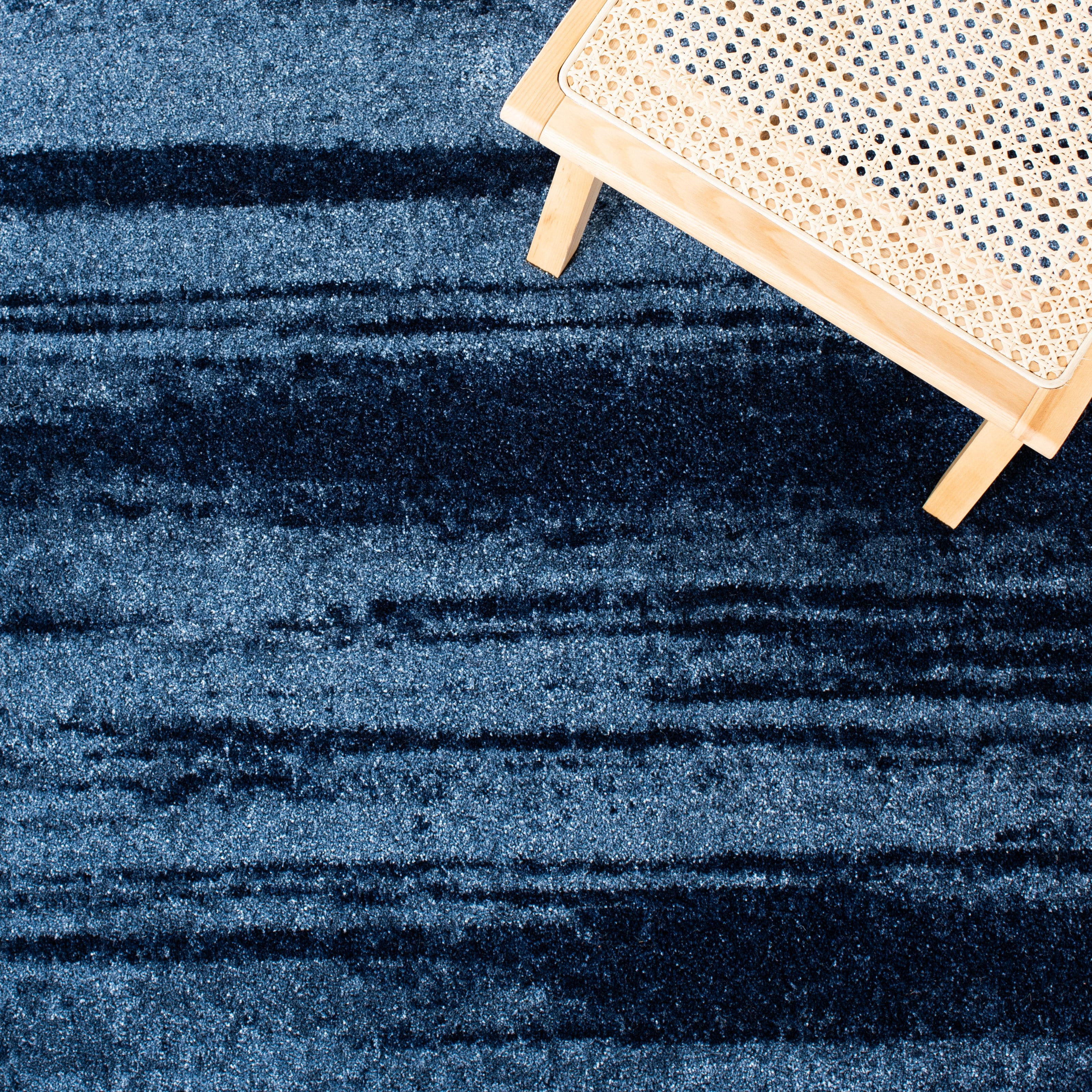 SAFAVIEH Retro Chantel Abstract Runner Rug, Light Blue/Blue, 2'3" x 9'