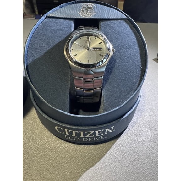Citizen EcoDrive Wr 100 Watch Stainless Original Band Silver Gray Tested!