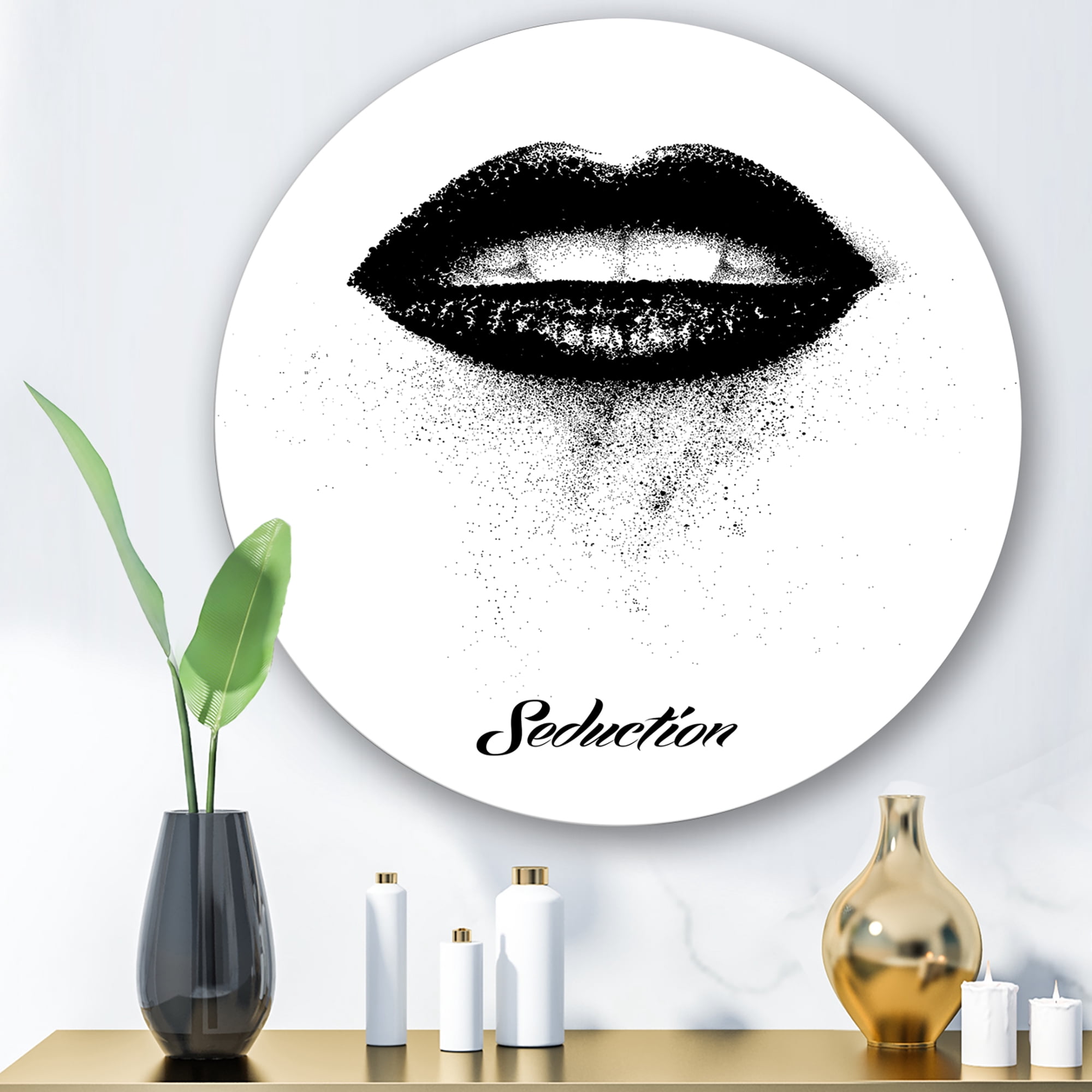 Designart 'Monochrome Black Female Lips' Modern Circle Metal Wall Art 11x11 - Disc of 11