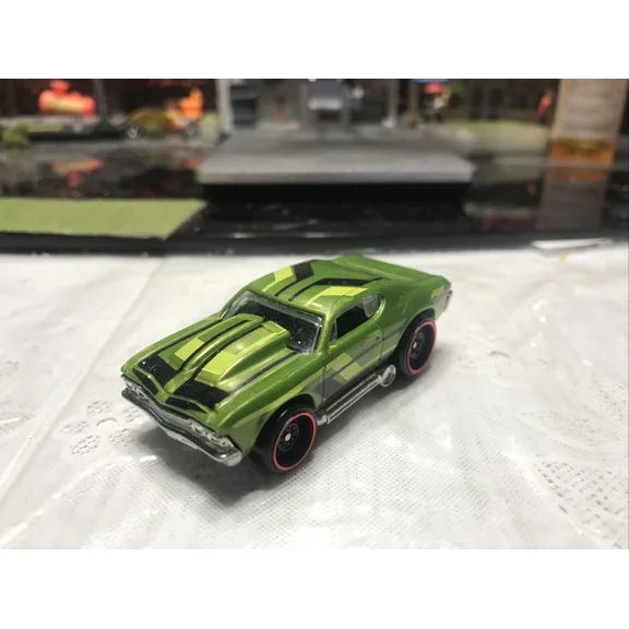 Hot Wheels 2014 McLaren P1 Silver loose Diecast Vehicle