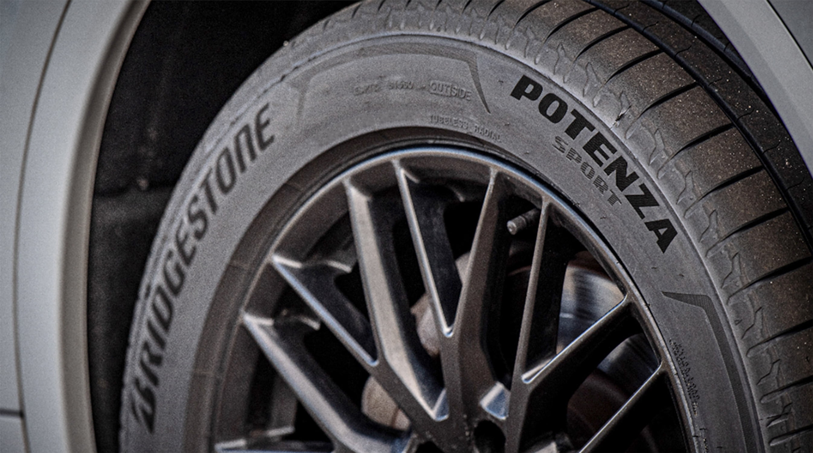 Bridgestone Potenza Sport 255/40R20 101Y XL dc High