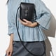 thumbnail image 4 of Bolsa de mano con solapa a la moda informal de piel sintética para teléfono móvil portátil suave para viajes JShteea Para Estrenar, 4 of 8