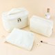 thumbnail image 1 of Bolsa de maquillaje de pana de gran capacidad - Organizador cosmético de viaje de nylon blanco, diseño de apertura amplia para portátil, estuche de almacenamiento ligero para mujeres, 1 of 6