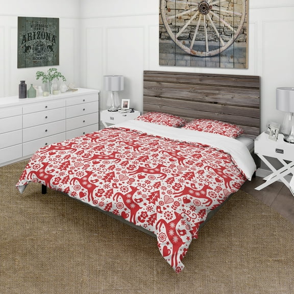 Designart 'Scandinavian Raindeed with Little Birds And Christmas Tree' Animals Duvet Cover Set
