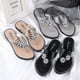 thumbnail image 3 of Sandalias de verano para mujer, zapatillas planas plateadas, zapatillas ligeras para mujer, chanclas casuales para exteriores, 3 of 6