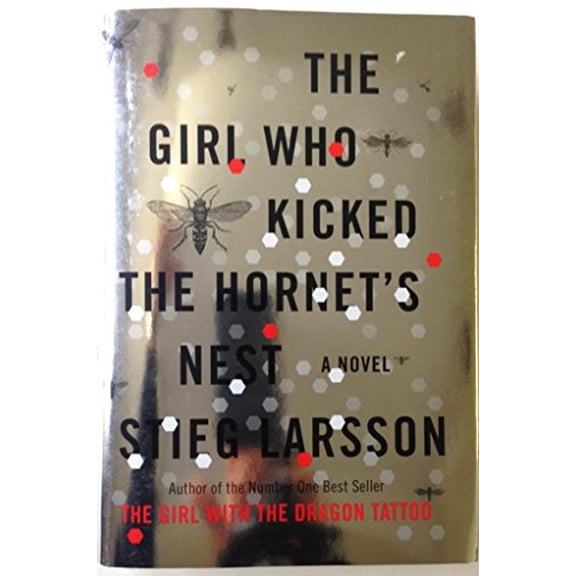 Pre-Owned The Girl Who Kicked the Hornet's Nest: Book Three in the Millennium Trilogy (Hardcover) by Stieg Larsson