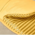 thumbnail image 3 of Juego de guantes de cocina KitchenAid Beacon, bicolor, antideslizantes Majestic, 3 of 7